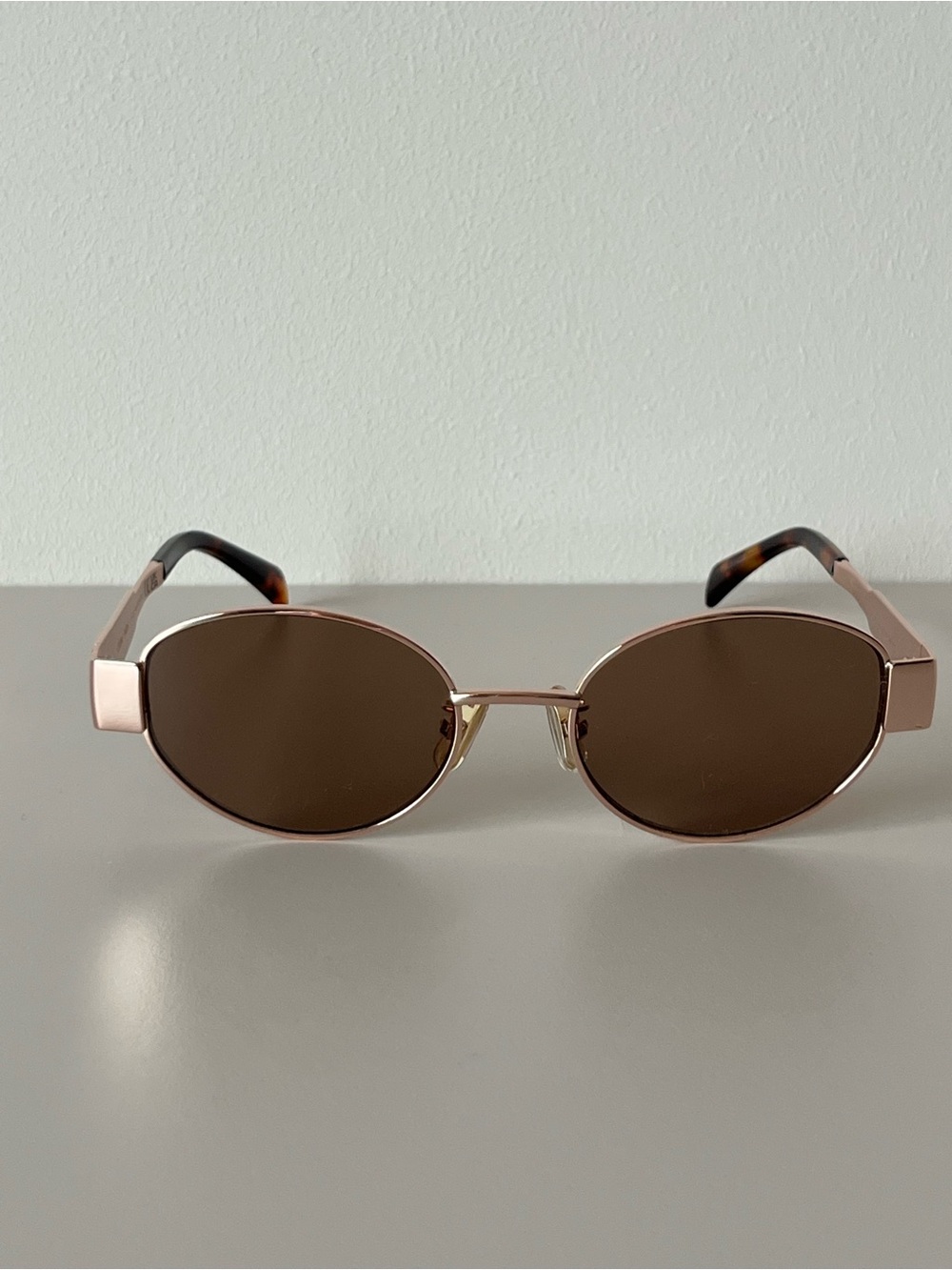 Celine Triomphe Metal 01
Sunglasses Brown Lens Rose
Gold Frame - Picture 6 of 16